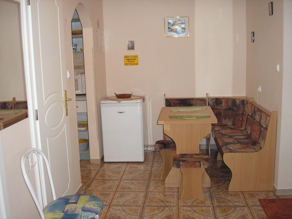Kaktuszvirag Apartmanhaz Hajduszoboszlo Room photo